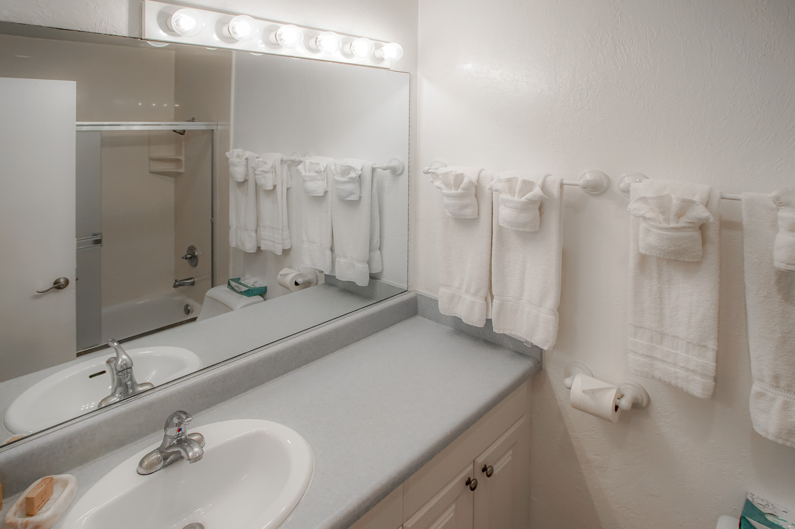 A crisp and clean bathroom at VRI's See the Sea in San Diego, CA.